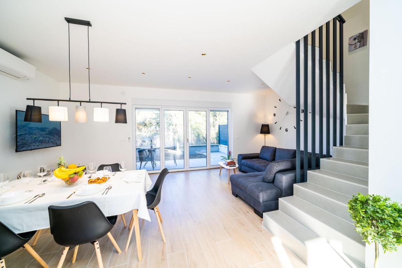 Apartment 'Holiday Above Dubrovnik' エクステリア 写真